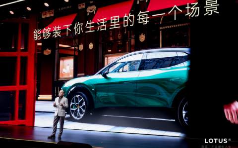 冯擎峰：如果只是“换壳”，我把“冰箱彩电大沙发”都加上不是更简单吗？